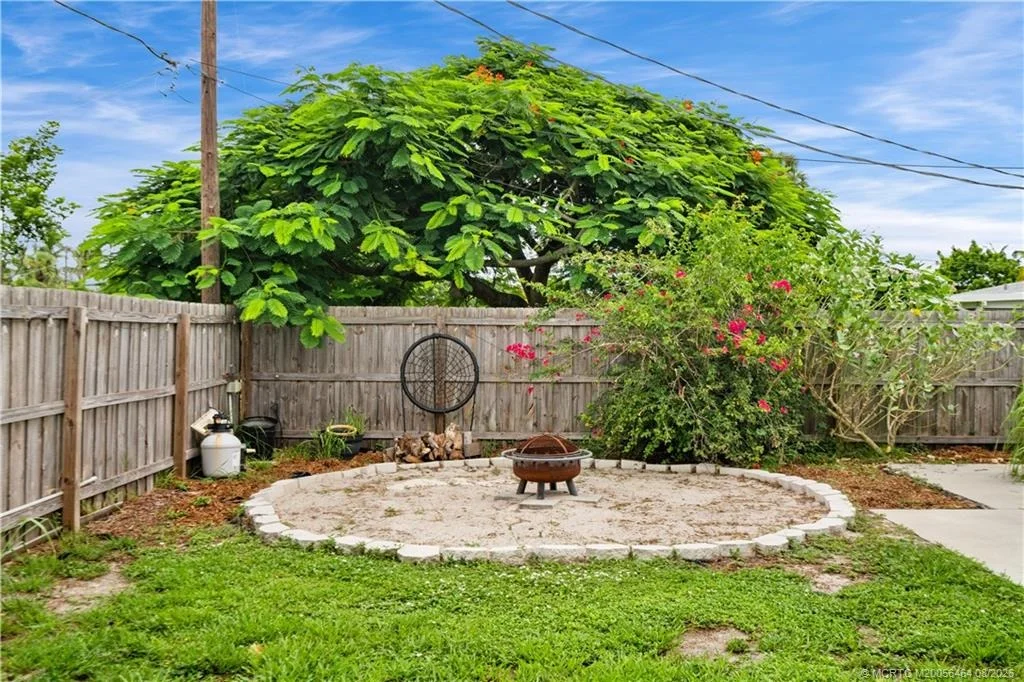 Photo of 1126 SE Alamanda Lane