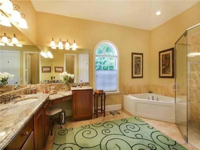 Photo of 1488 NW Lake Point