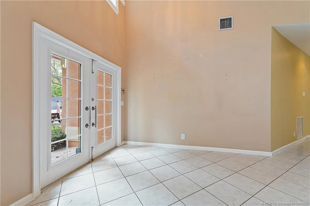 Photo of 1100 Lakeshore Drive