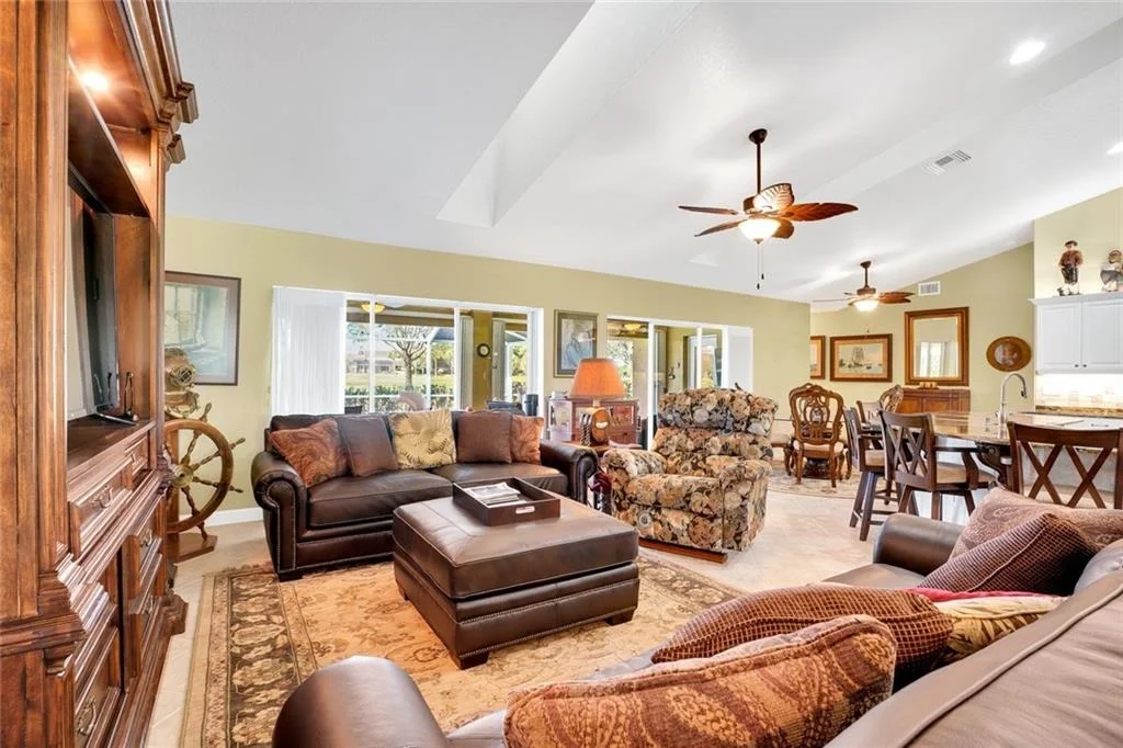 Photo of 4093 SE Fairway E