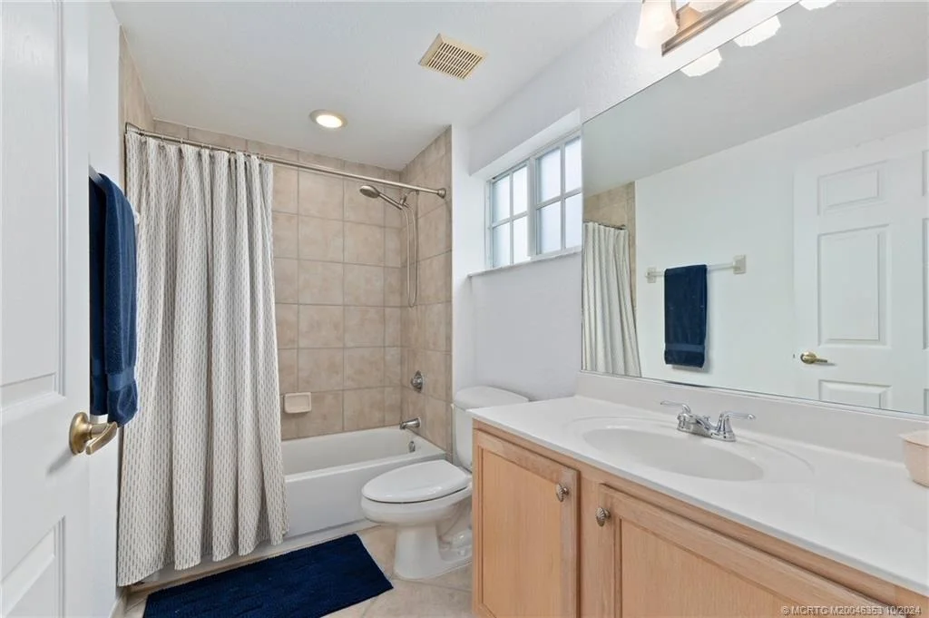 Photo of Unit 101 at 528 7th Square