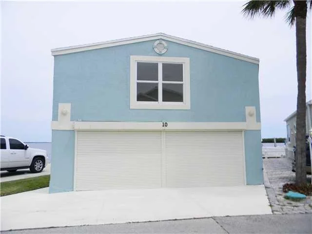 Photo of 10 Nettles Boulevard