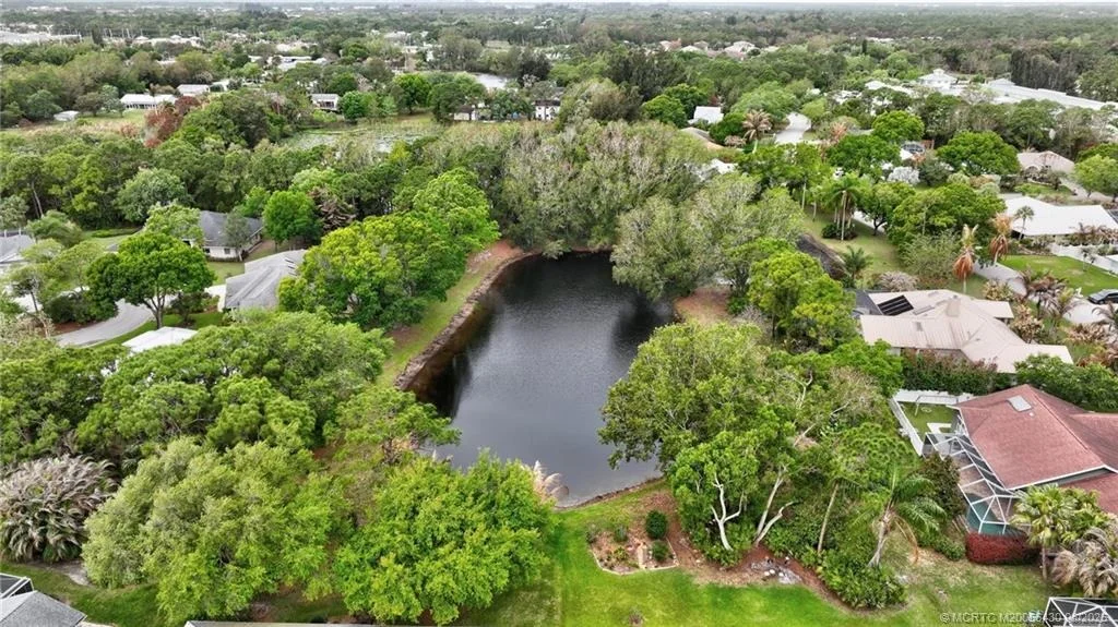 Photo of 672 SE Pin Oak Terrace