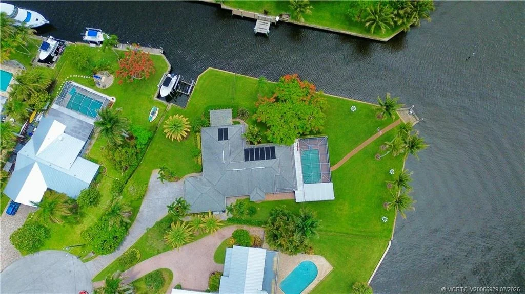 Photo of 1910 NW Cove Circle