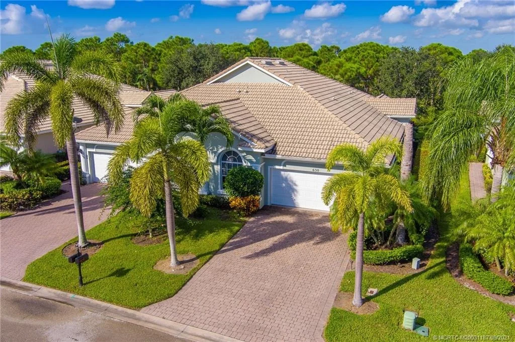 Photo of 630 NW Red Pine Way