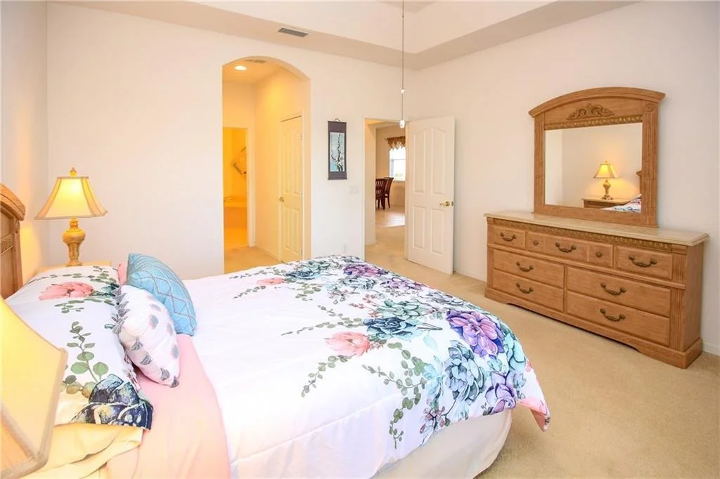 Photo of 631 NW Red Pine Way