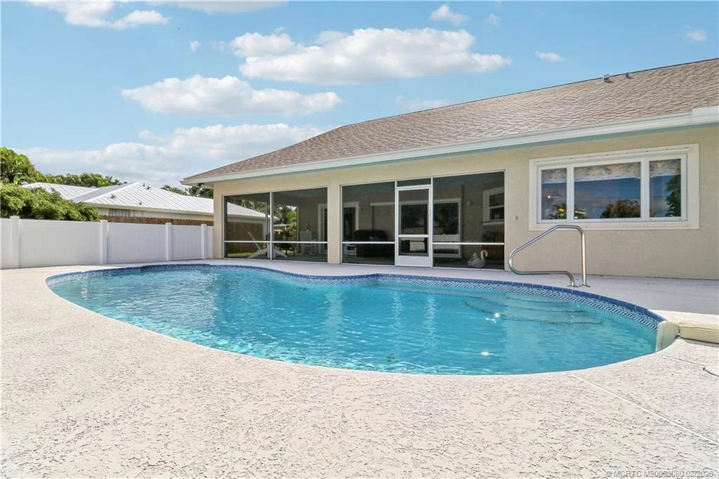 Photo of 5439 SE Horseshoe Point Road