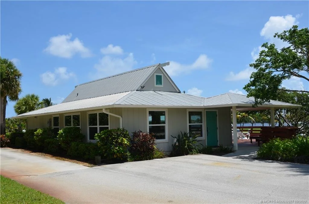 Photo of 124 SE Wells Drive