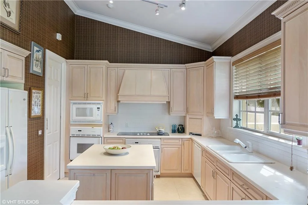 Photo of 6985 SE Lakeview Terrace