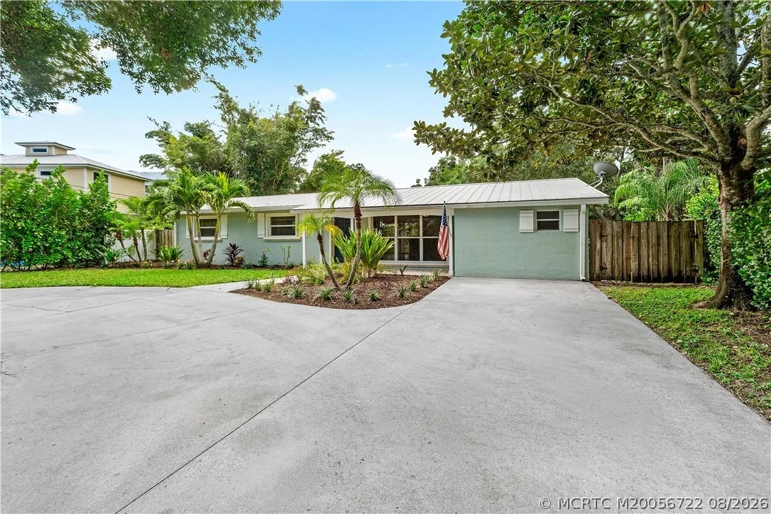 Photo of 502 SE Edgewood Drive