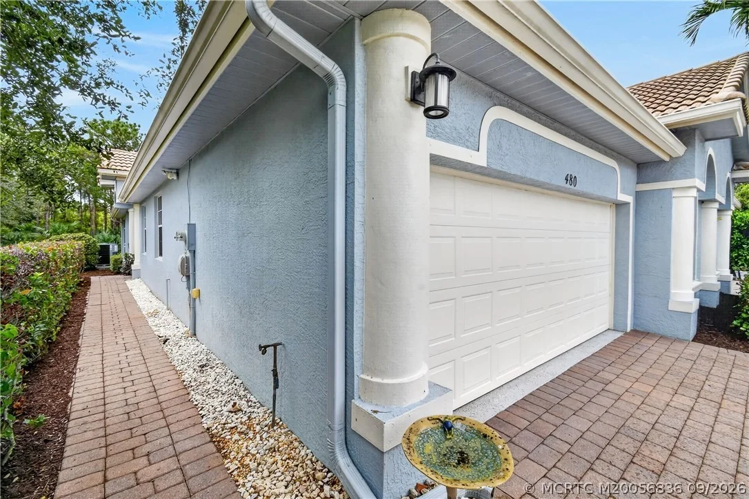 Photo of 480 NW Red Pine Way