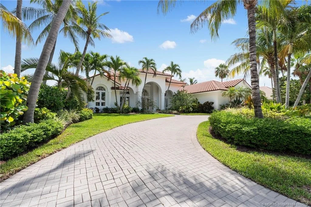 Photo of 6841 SE Harbor Circle
