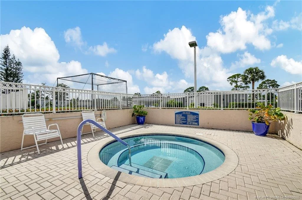 Photo of 4449 Royal Manor Boulevard