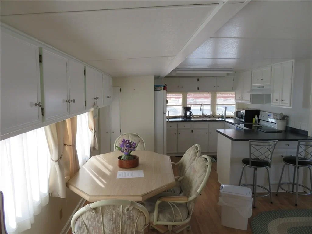 Photo of 15 Nettles Boulevard