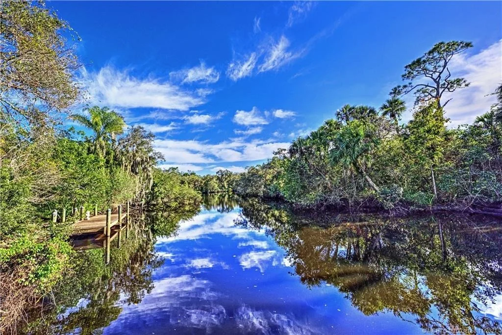 Photo of 286 SE Cardinal Trail