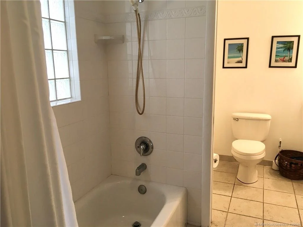 Photo of 702 NW Sunset Drive
