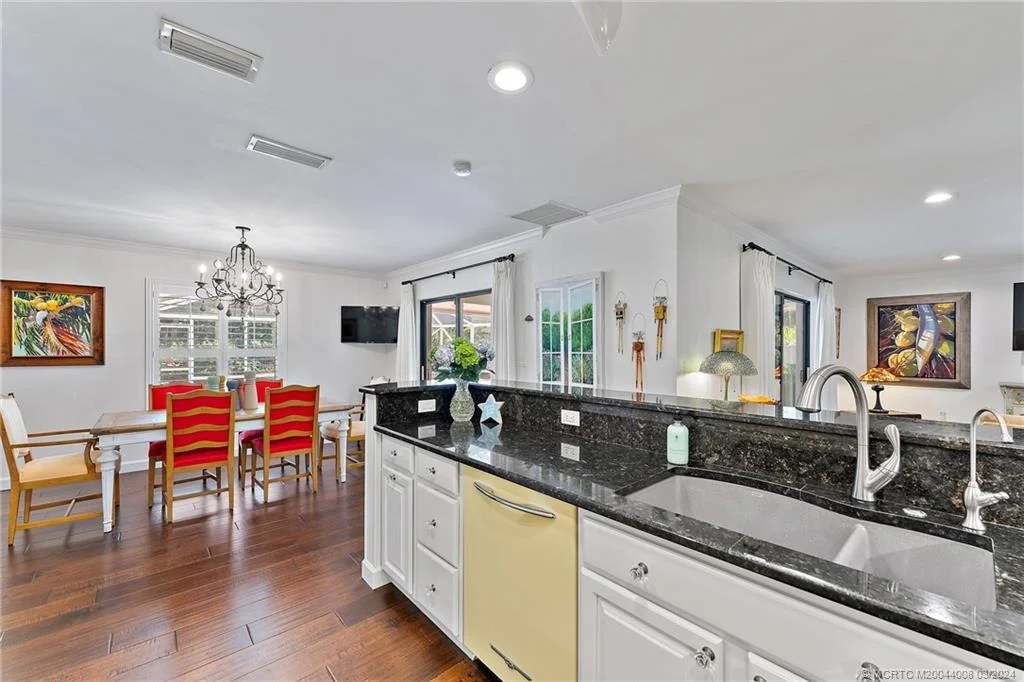 Photo of 333 SE Oriole Avenue