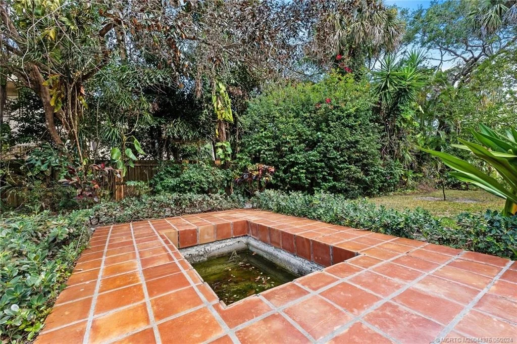 Photo of 12 Oakwood Drive