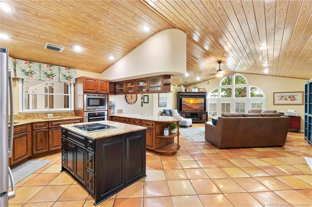 Photo of 2087 SW Danforth Circle