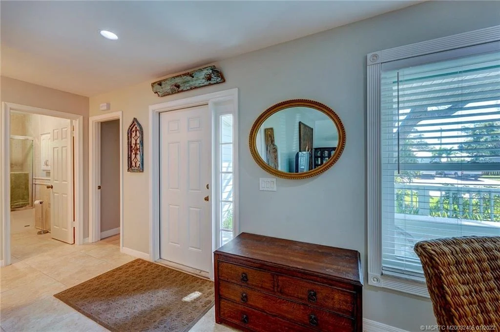 Photo of 338 SW Winnachee Drive