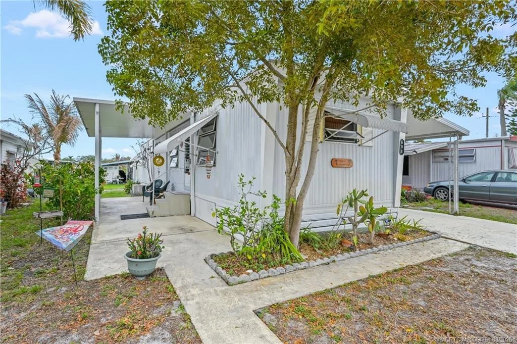 Photo of 608 Garden View Way NE