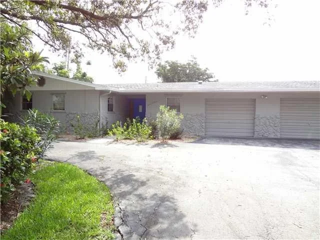 Photo of 707 SE PARKWAY Drive
