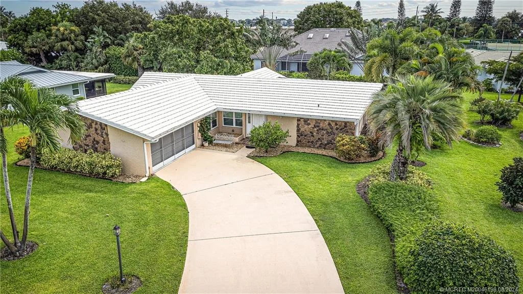 Photo of 1833 SE Granada Lane