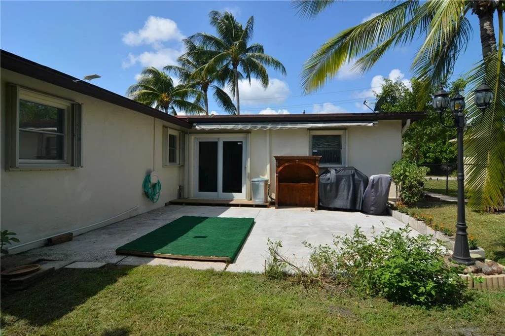 Photo of 4340 Gulfstream Road