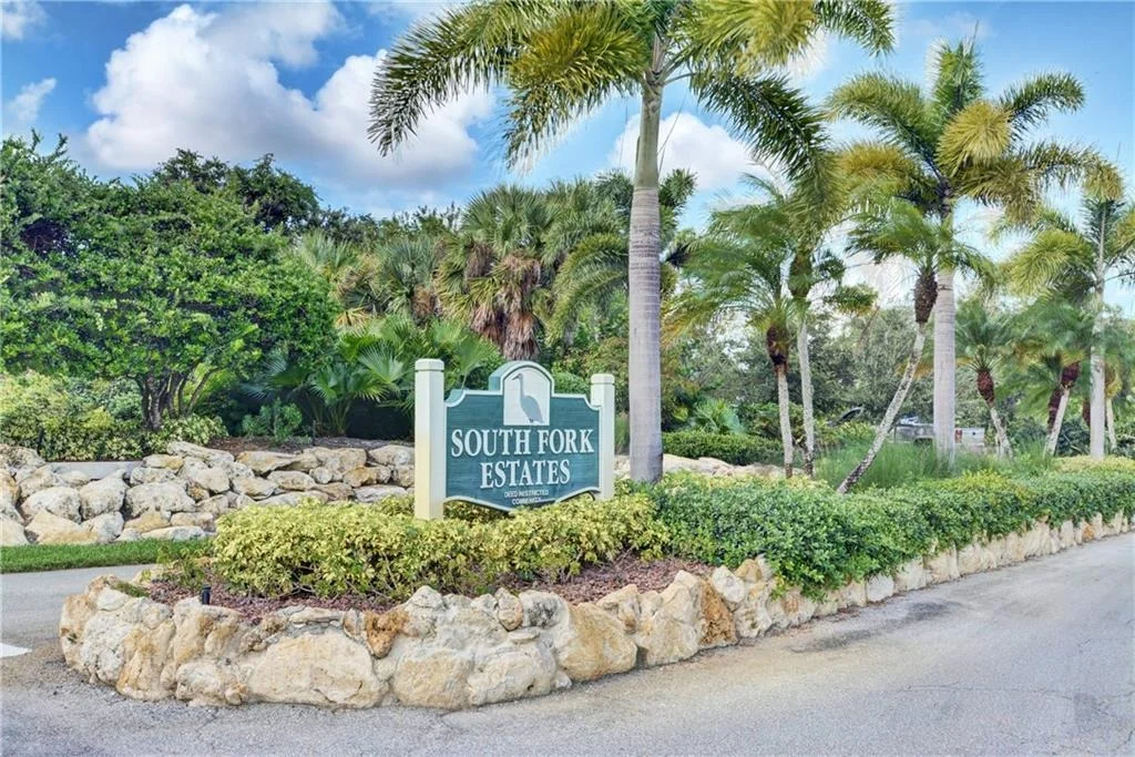 Photo of 864 SE Waterside Way