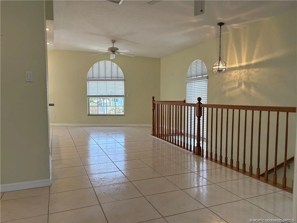 Photo of 905 Nettles Boulevard