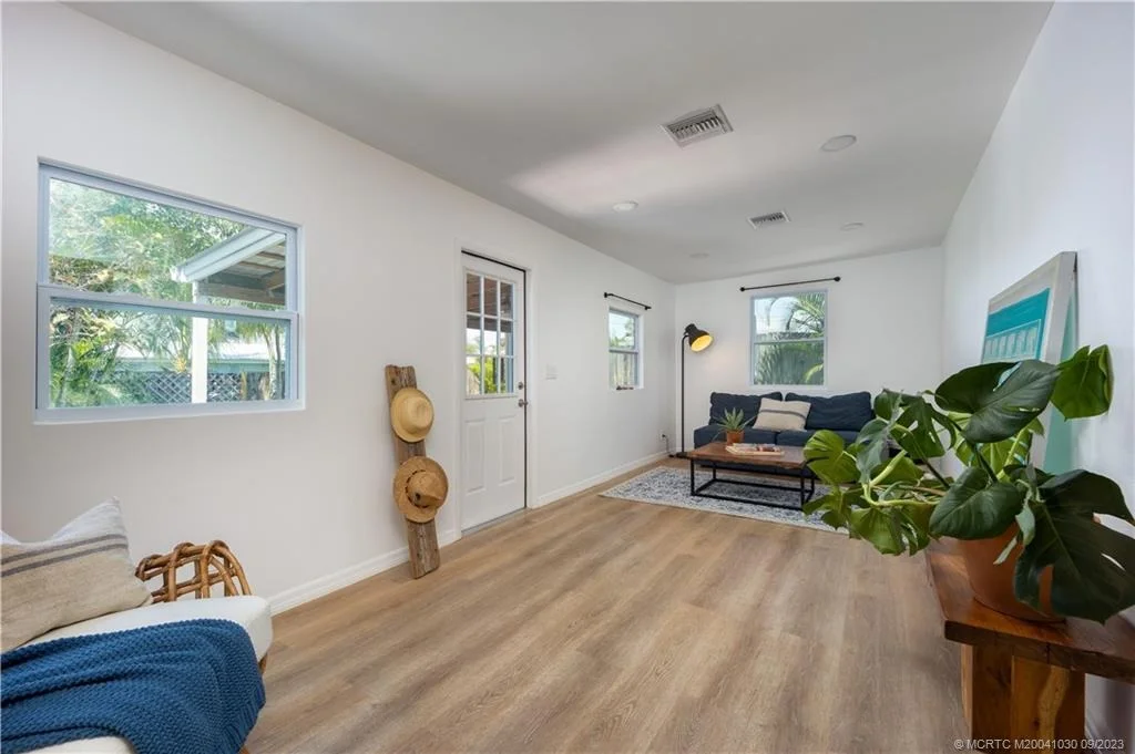 Photo of 504 SE Parkway Drive