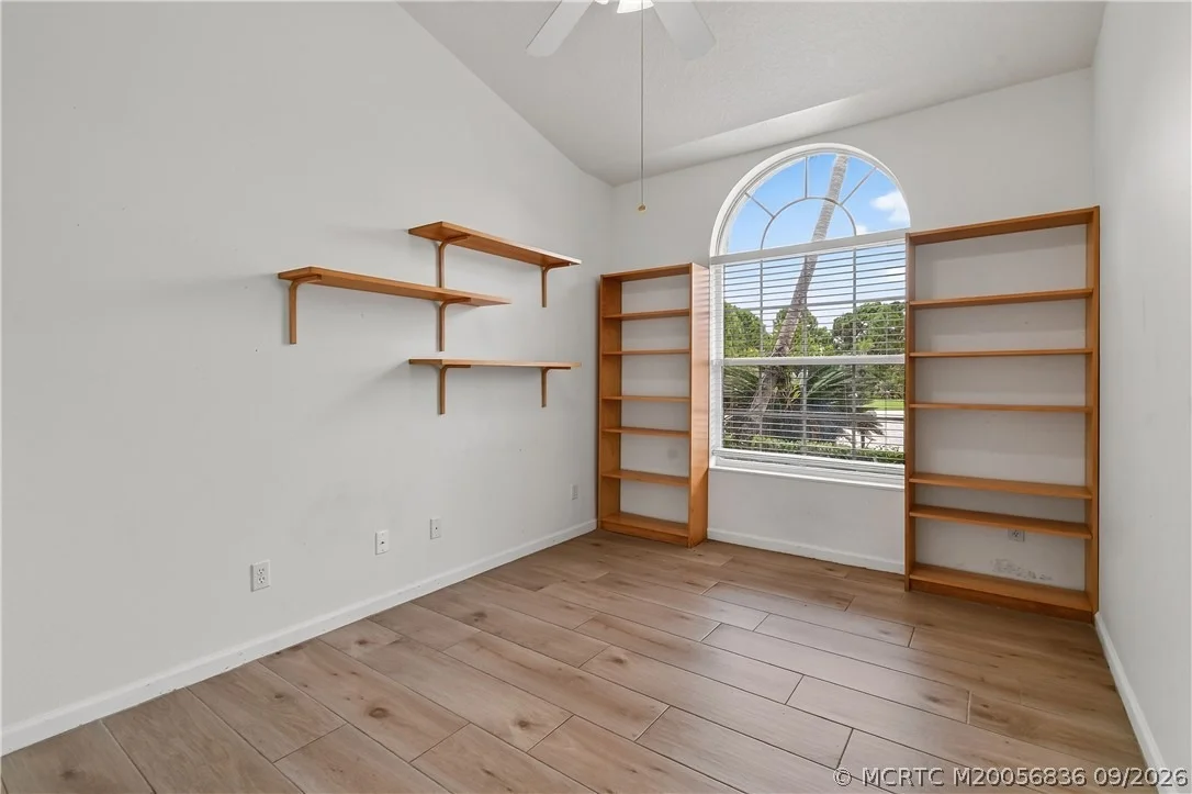 Photo of 480 NW Red Pine Way