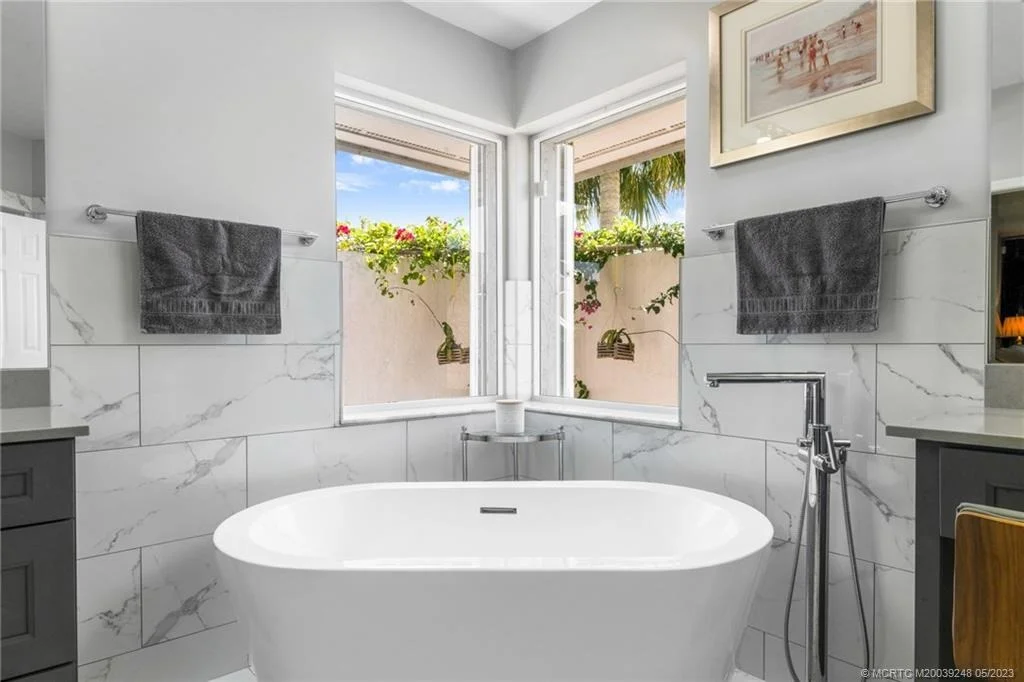 Photo of 2345 NW Bay Colony Drive