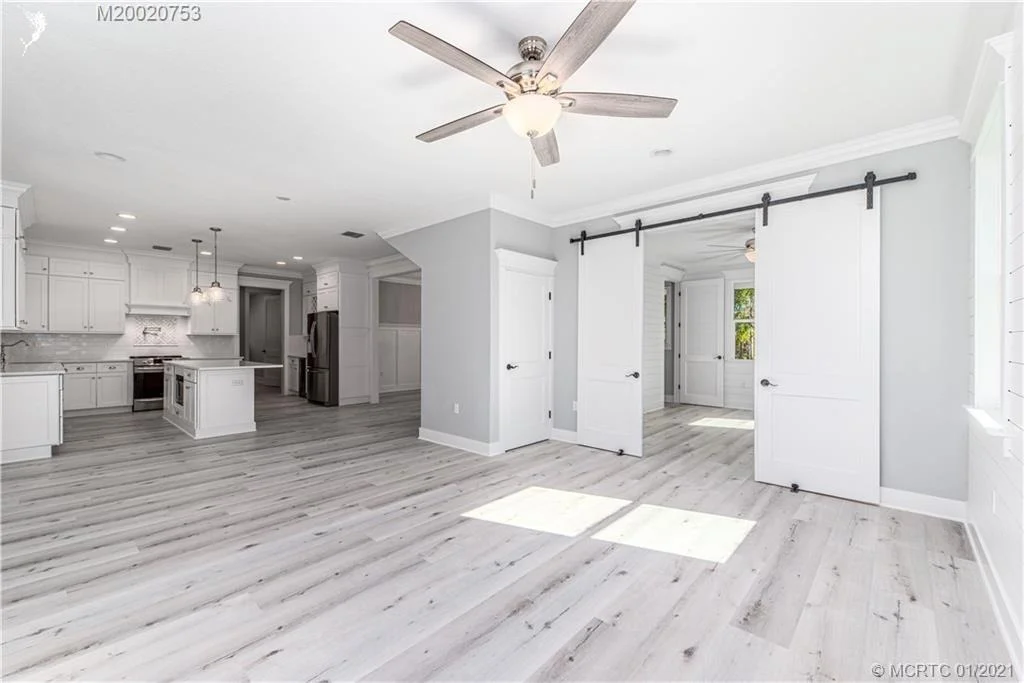 Photo of 1126 NE Post Oak Way