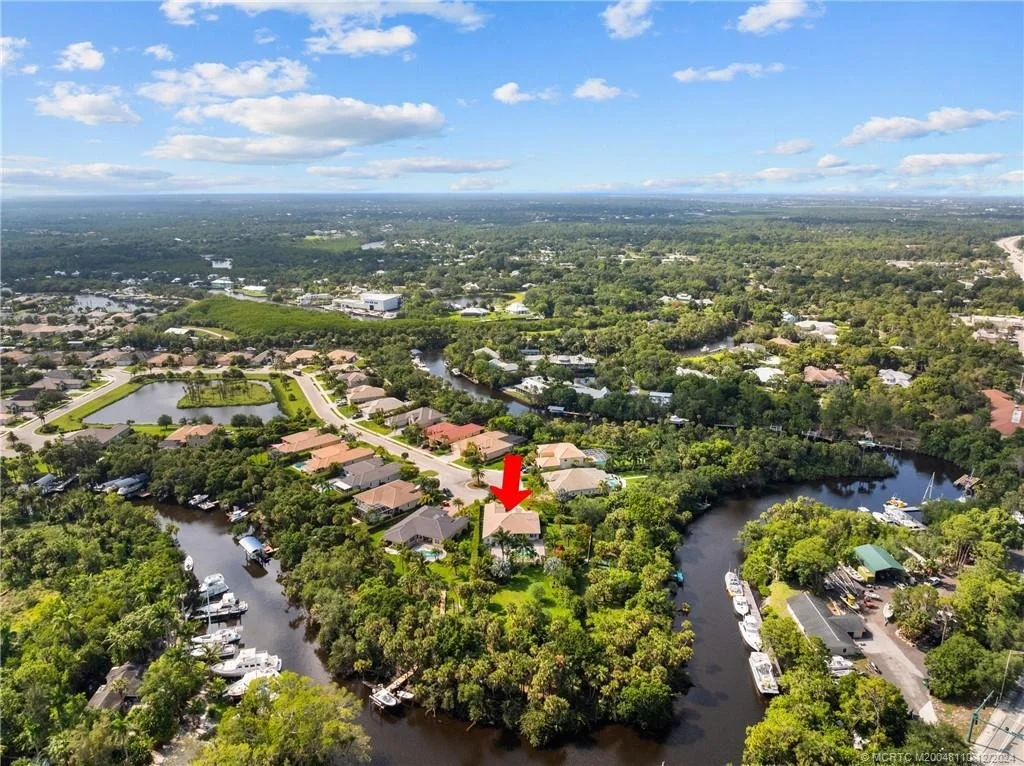 Photo of 275 SW Lost River Road