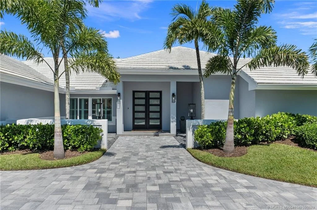 Photo of 6741 SE Harbor Circle