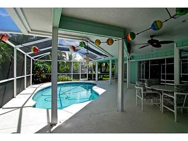 Photo of 4228 SE Rainbows End
