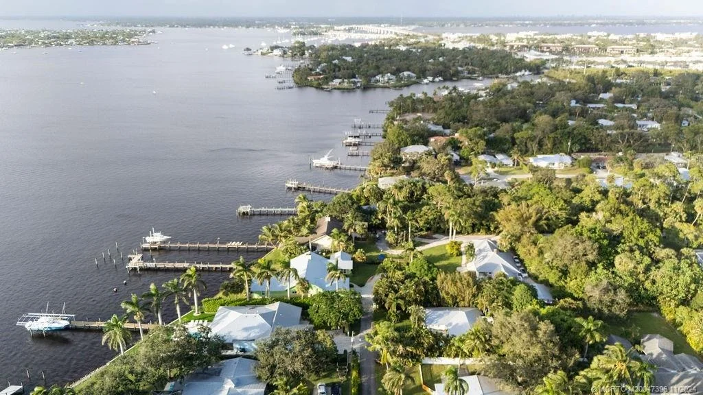 Photo of 535 SW Siesta Way