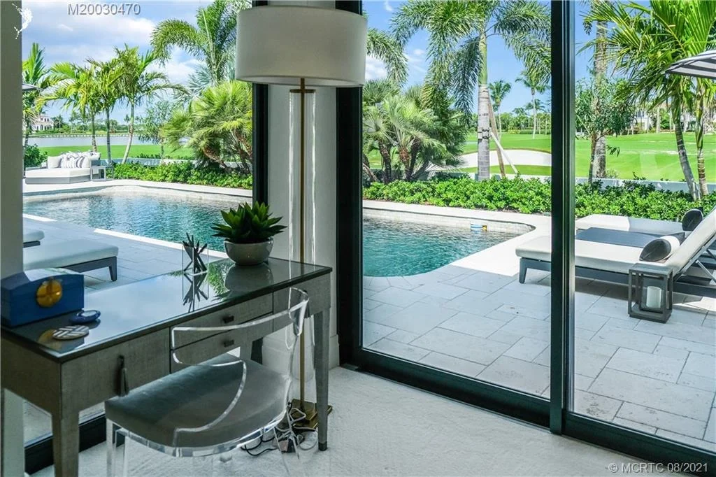 Photo of 6621 SE Harbor Circle