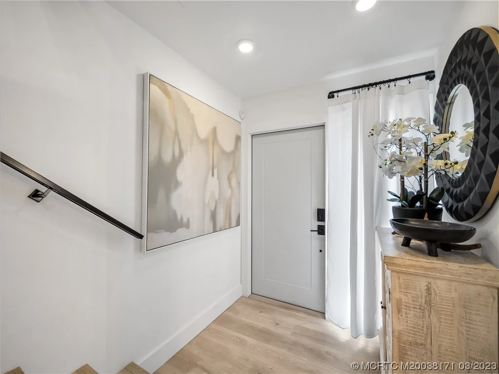 Photo of Unit 8 at 245 NE Macarthur Boulevard