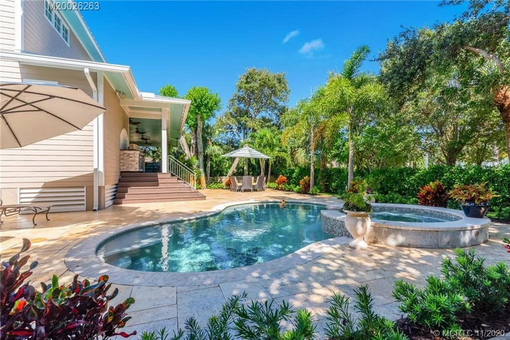 Photo of 2 Fieldway Drive