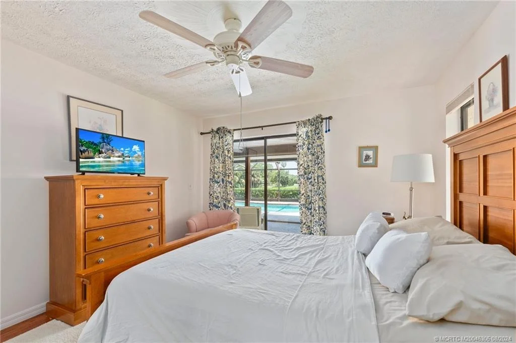 Photo of 919 NE Juniper Place