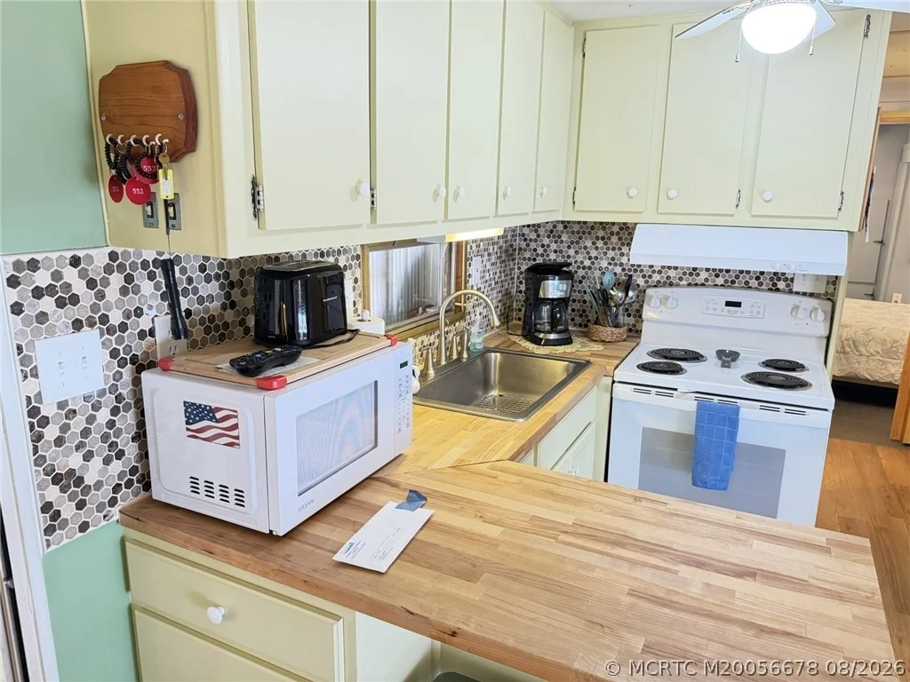 Photo of 552 Nettles Boulevard