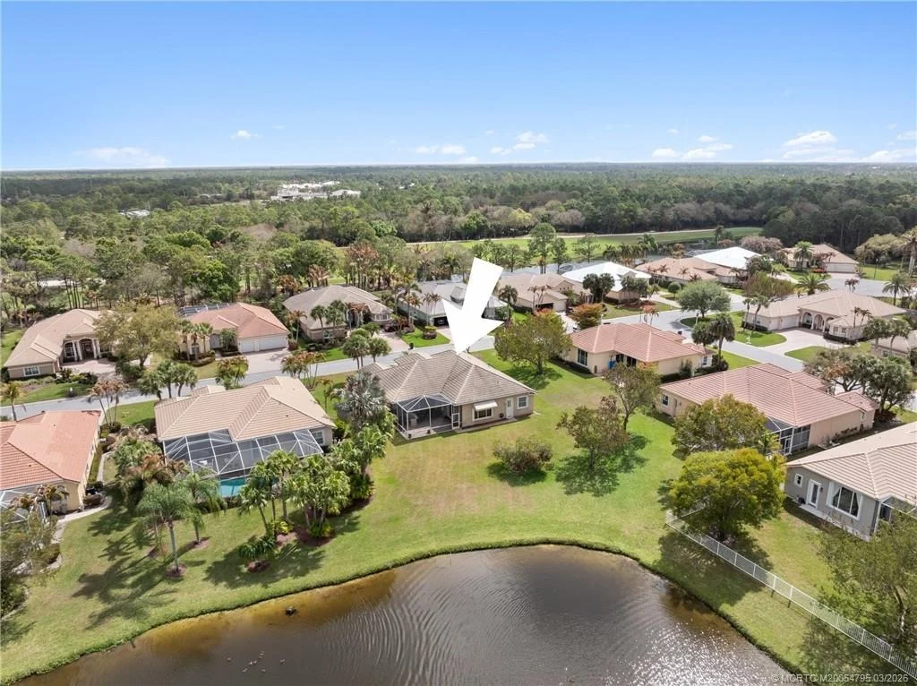 Photo of 758 SW Blue Stem Way
