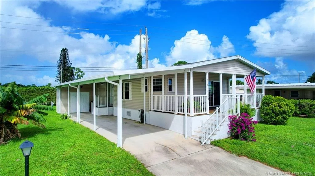 Photo of 4449 Royal Manor Boulevard