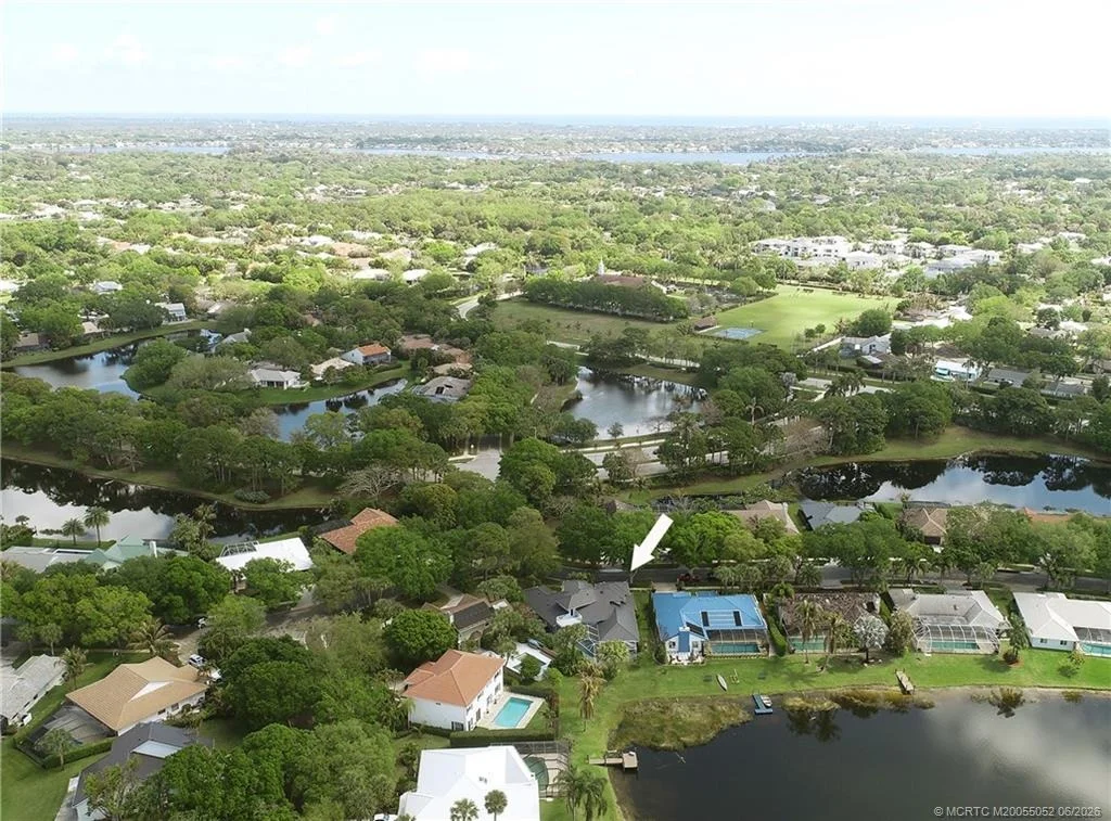 Photo of 18421 Lake Bend Drive