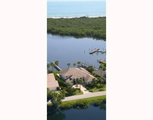 Photo of 4000 NE JOES POINT Road