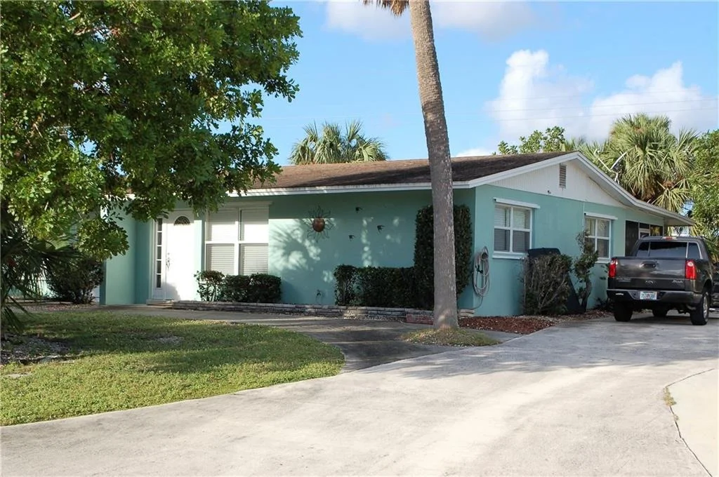 Photo of 444 SE Fini Drive