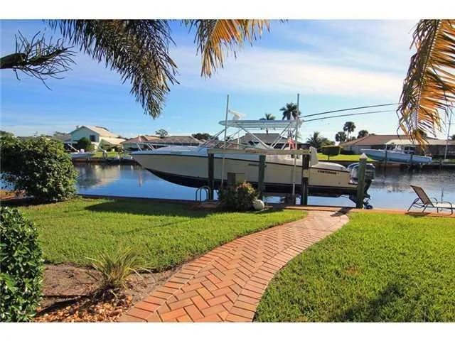 Photo of 3412 SE Fairway