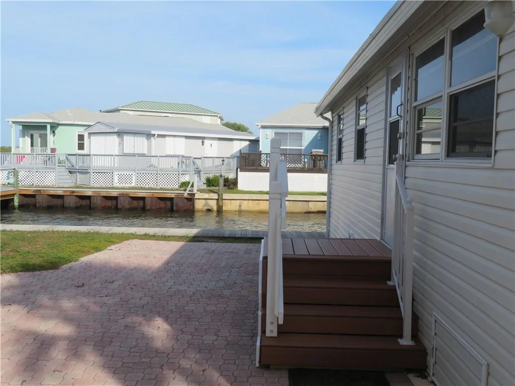 Photo of 15 Nettles Boulevard